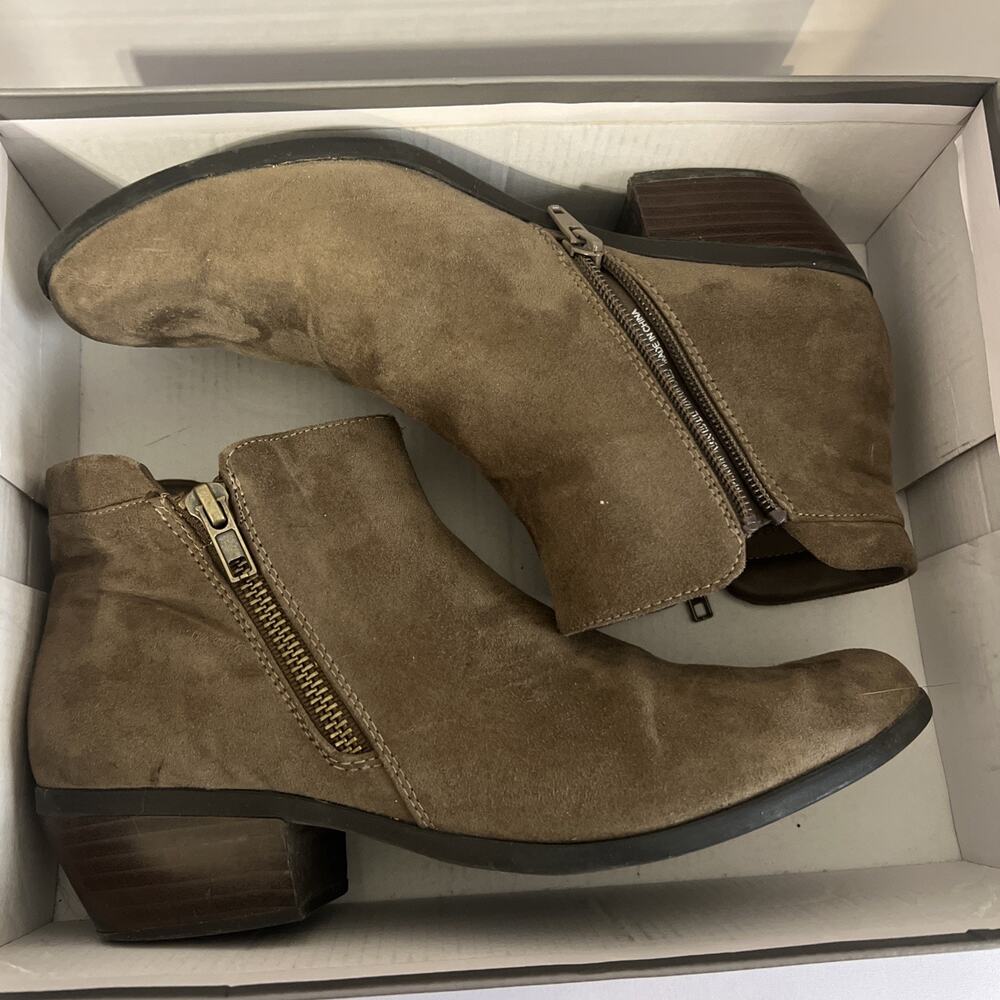 Relativity Womens Re-Trent Size 8.5 Color Putty Side Zip Ankle Boots Bootie